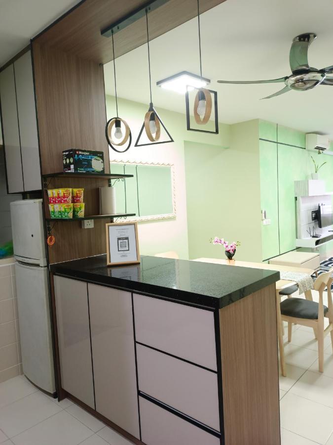 Nena Homestay Setia Alam, Air Conditioned, High Speed Internet Шах-Алам Экстерьер фото