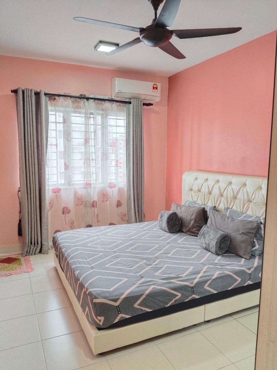 Nena Homestay Setia Alam, Air Conditioned, High Speed Internet Шах-Алам Экстерьер фото