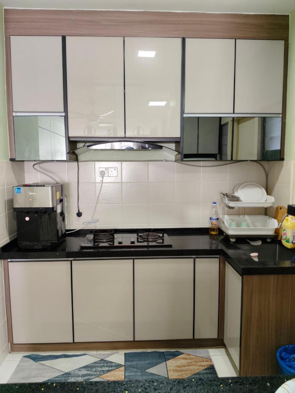 Nena Homestay Setia Alam, Air Conditioned, High Speed Internet Шах-Алам Экстерьер фото