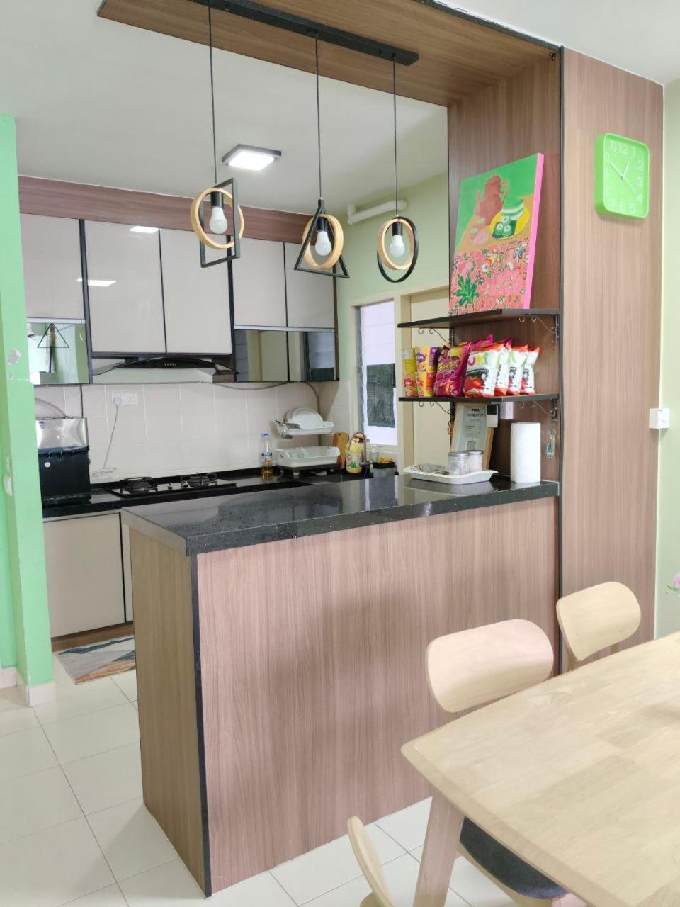 Nena Homestay Setia Alam, Air Conditioned, High Speed Internet Шах-Алам Экстерьер фото