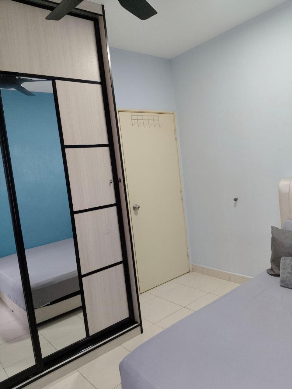 Nena Homestay Setia Alam, Air Conditioned, High Speed Internet Шах-Алам Экстерьер фото