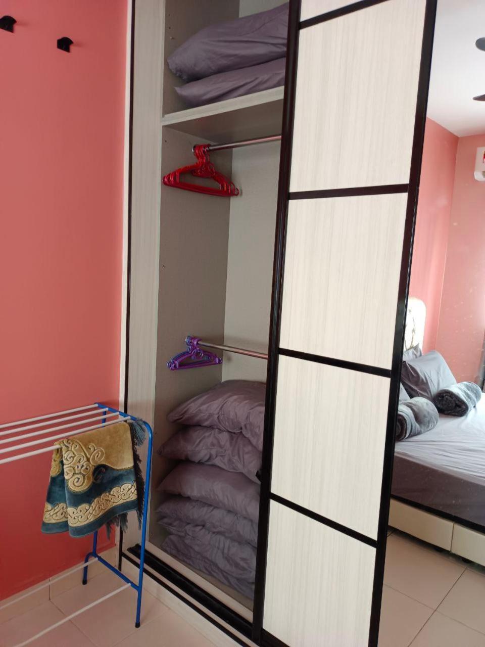 Nena Homestay Setia Alam, Air Conditioned, High Speed Internet Шах-Алам Экстерьер фото